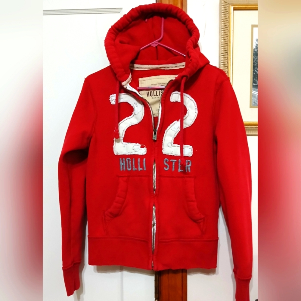 Hollister *PRICE FIRM*